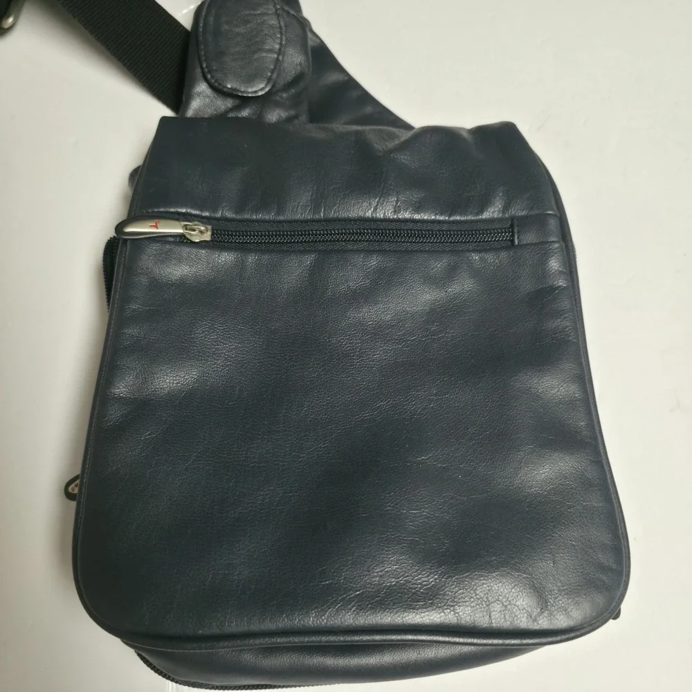 Travelon Vintage Navy Blue Smooth Leather One Shoulder Sling Crossbody